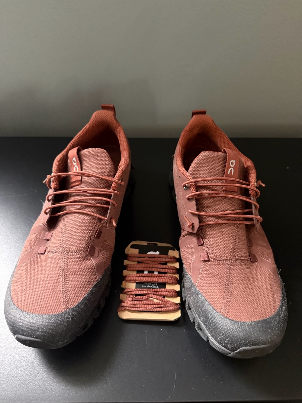On Running Men’s Rust/Black Trail Sneakers - Picture 2 of 4